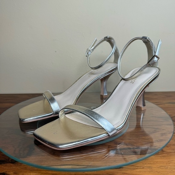 NINE WEST Ripe 3 Knitten Heel Sandals in metallic Gold - Picture 4 of 15